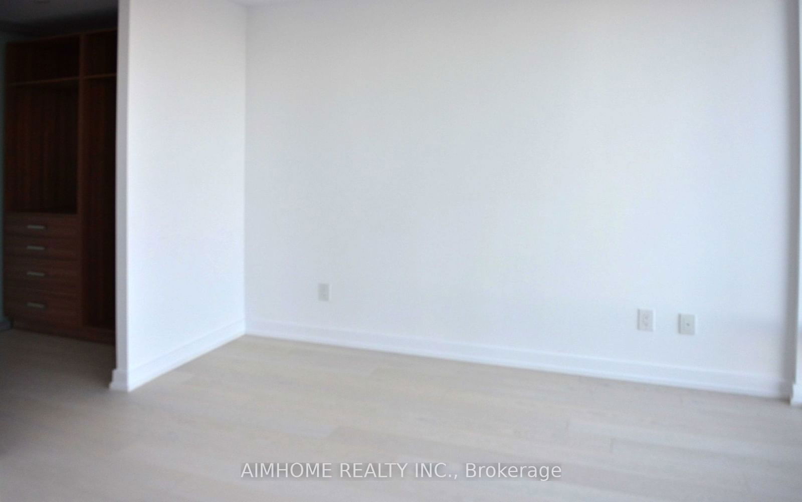 488 University Ave, unit 4703 for rent