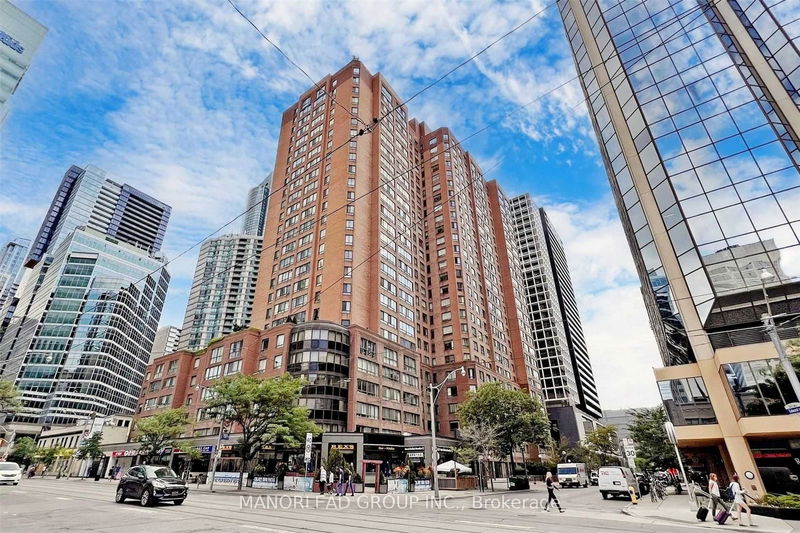 633 Bay St, unit 404 for rent