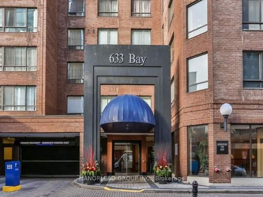 633 Bay St, unit 404 for rent