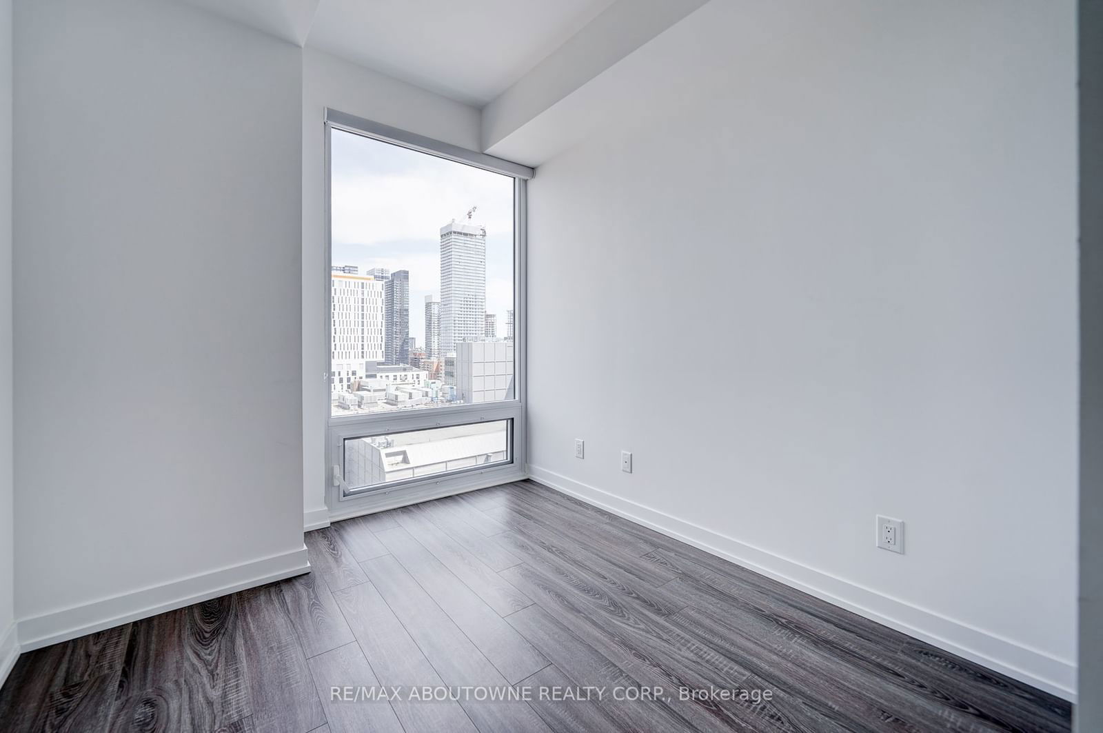 20 Edward St, unit 1503 for rent