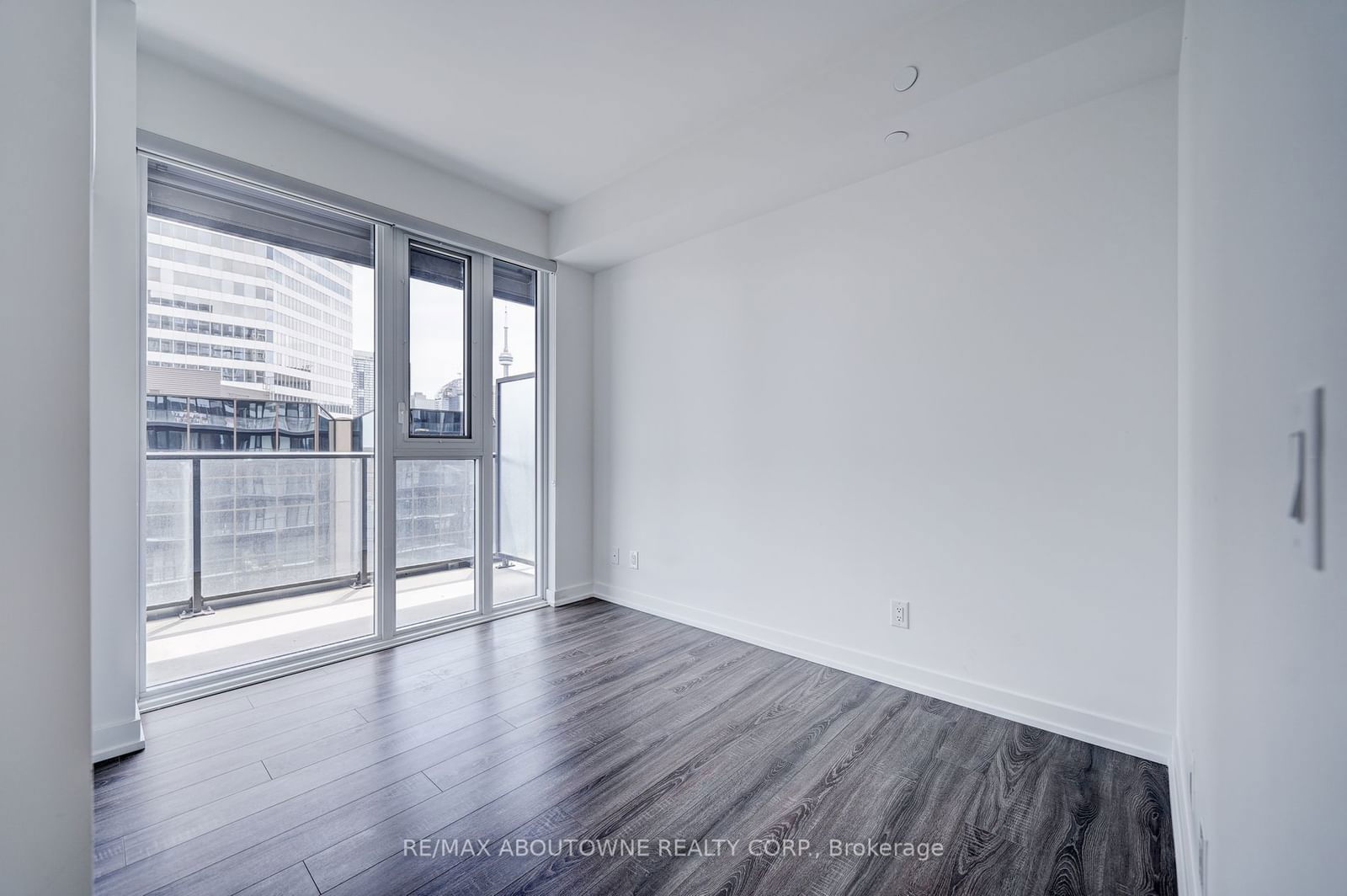 20 Edward St, unit 1503 for rent