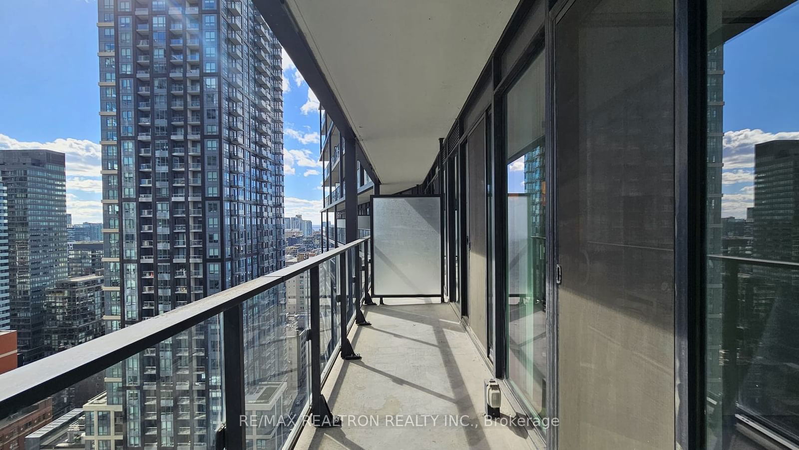 125 Peter St, unit 2410 for rent