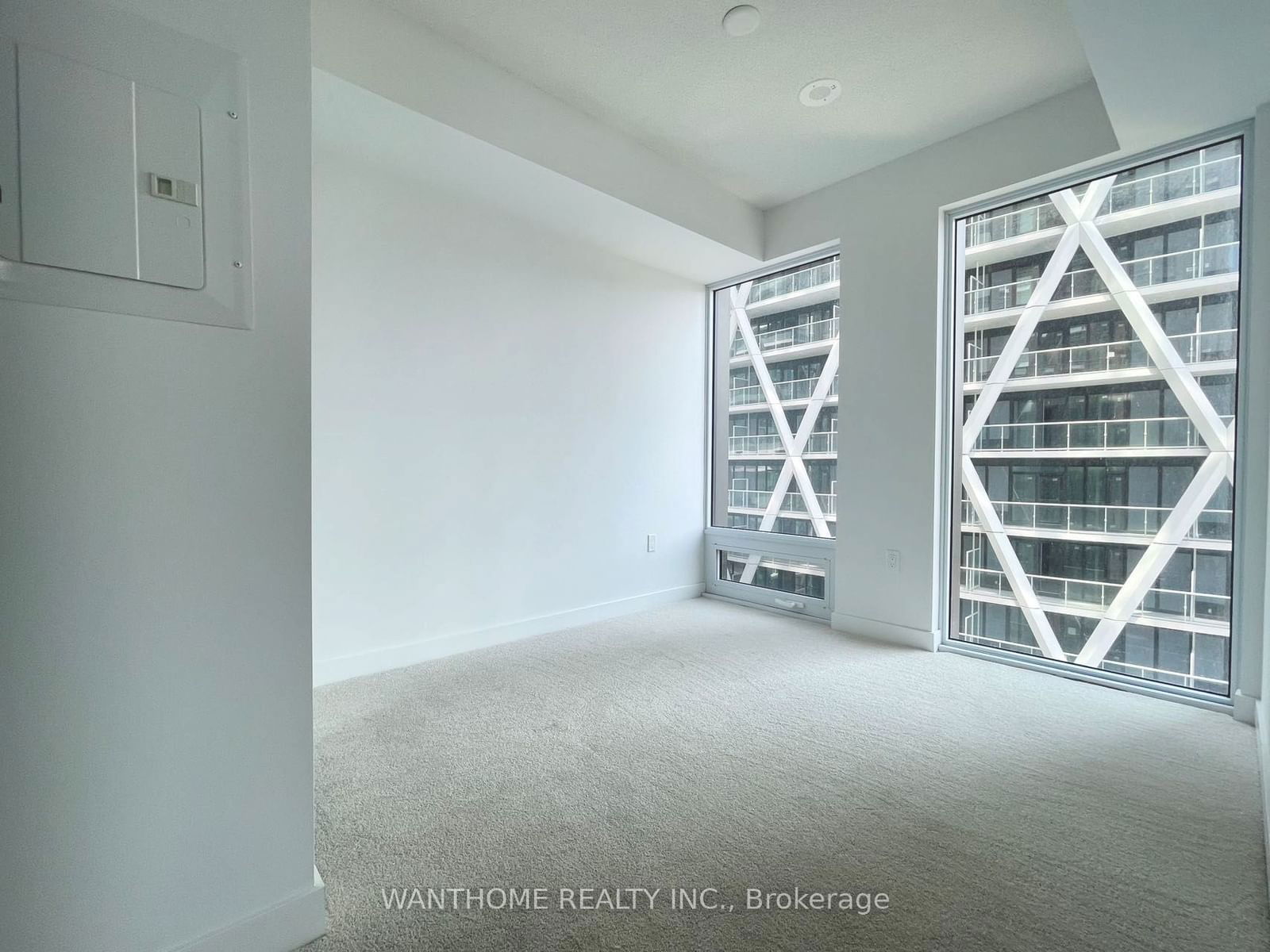 238 Simcoe St, unit 2208 for rent