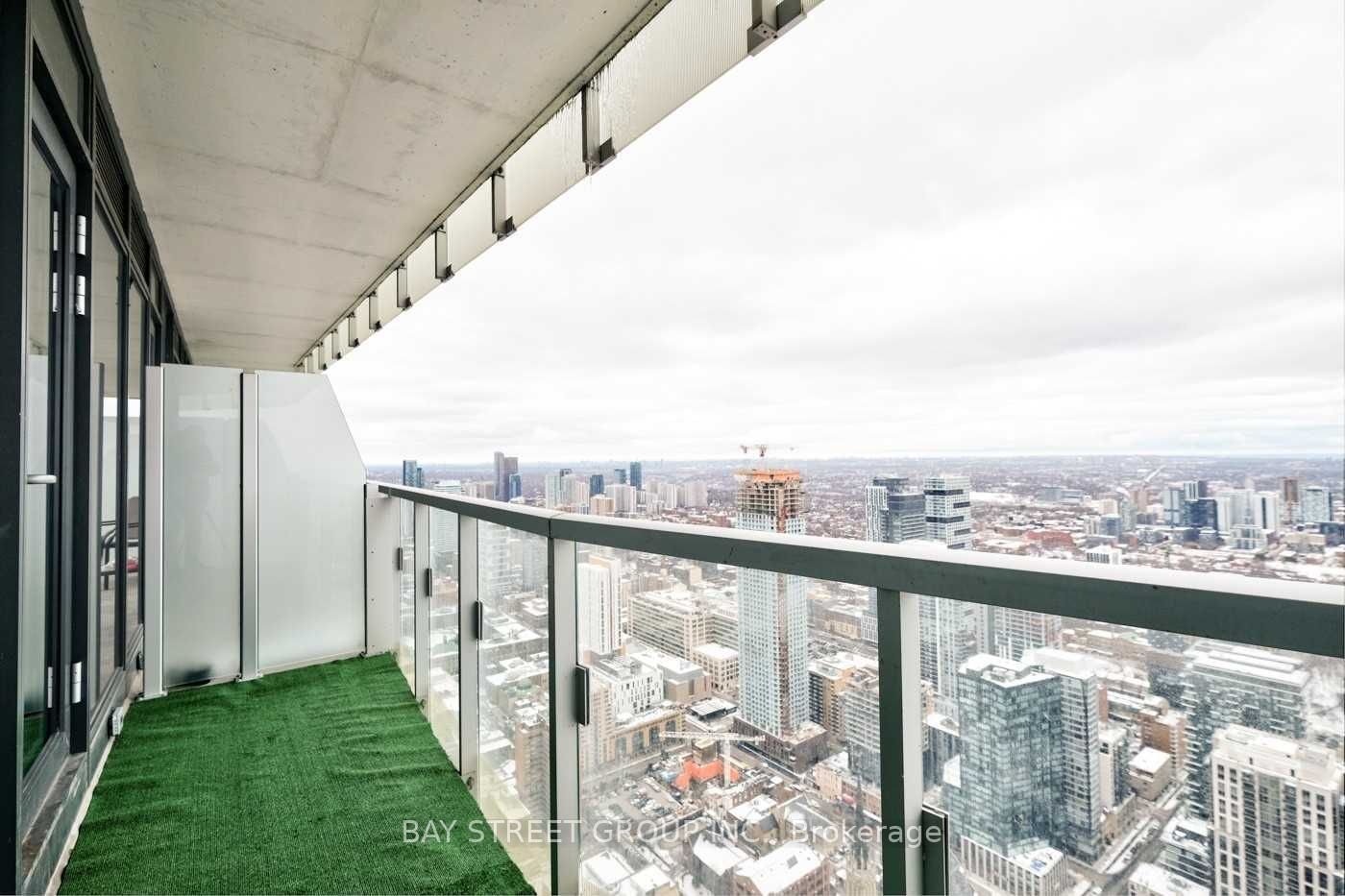 197 Yonge St, unit 5504 for rent