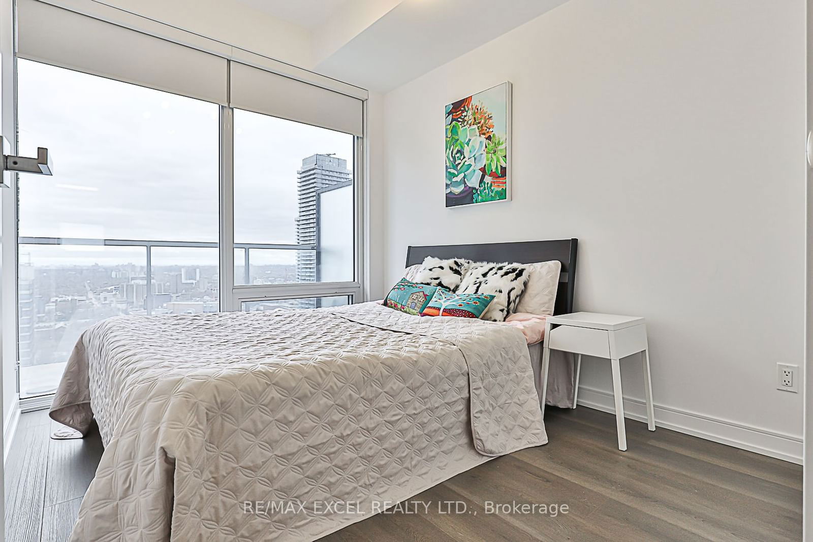 3 Gloucester St, unit 3912 for sale