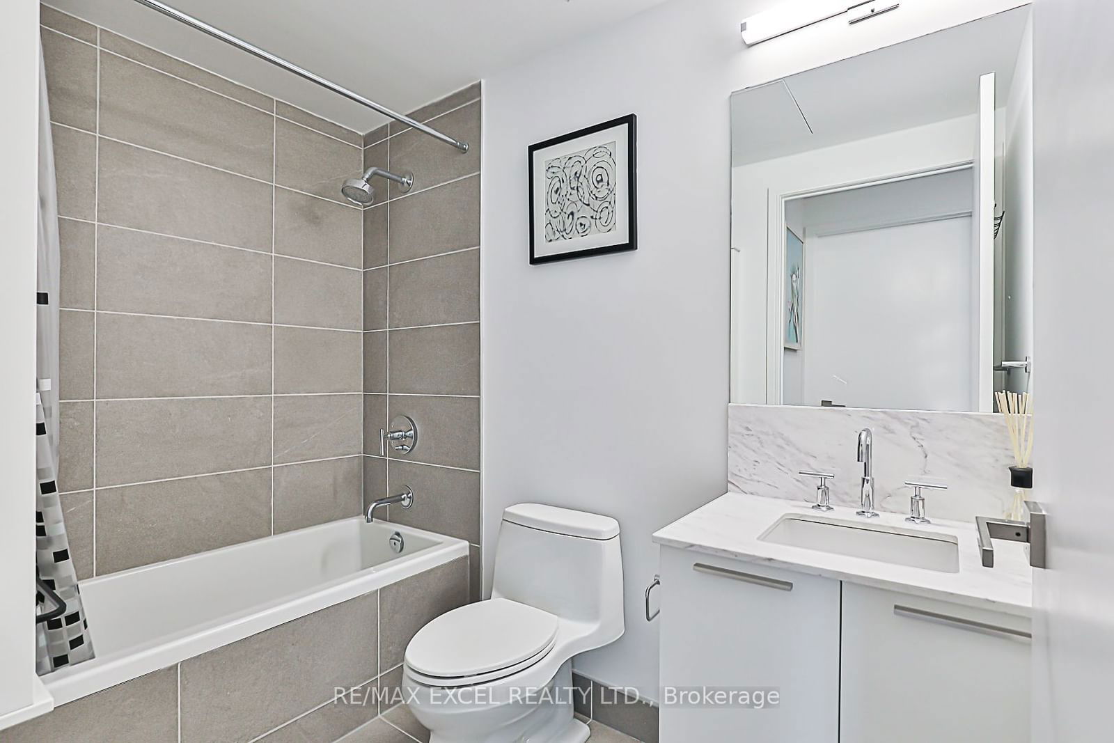 3 Gloucester St, unit 3912 for sale