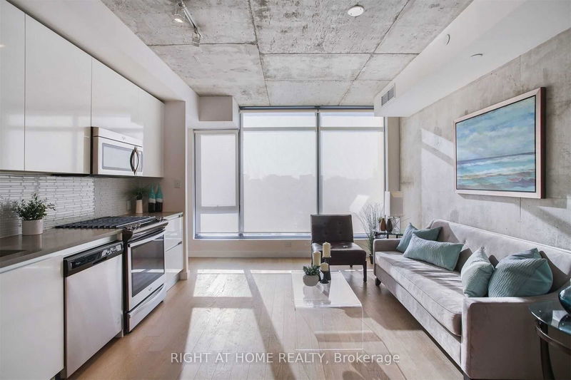 111 Bathurst St, unit 408 for rent