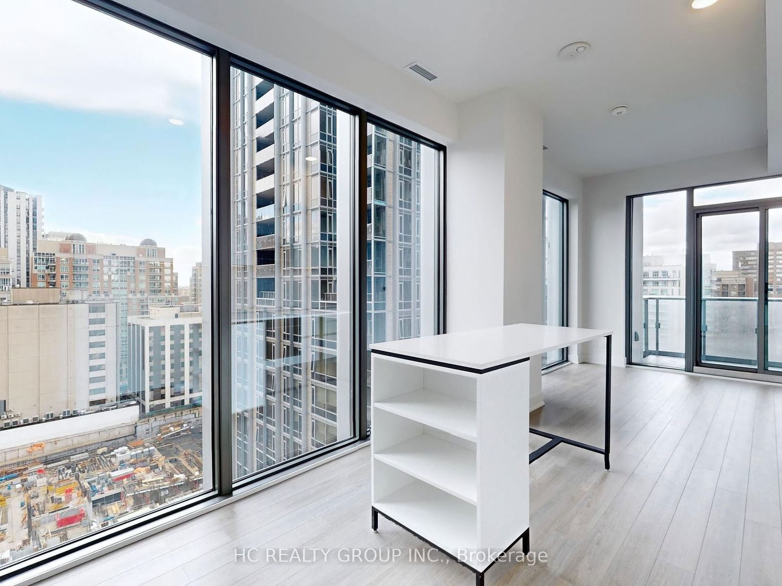 8 Cumberland St, unit 1302 for rent