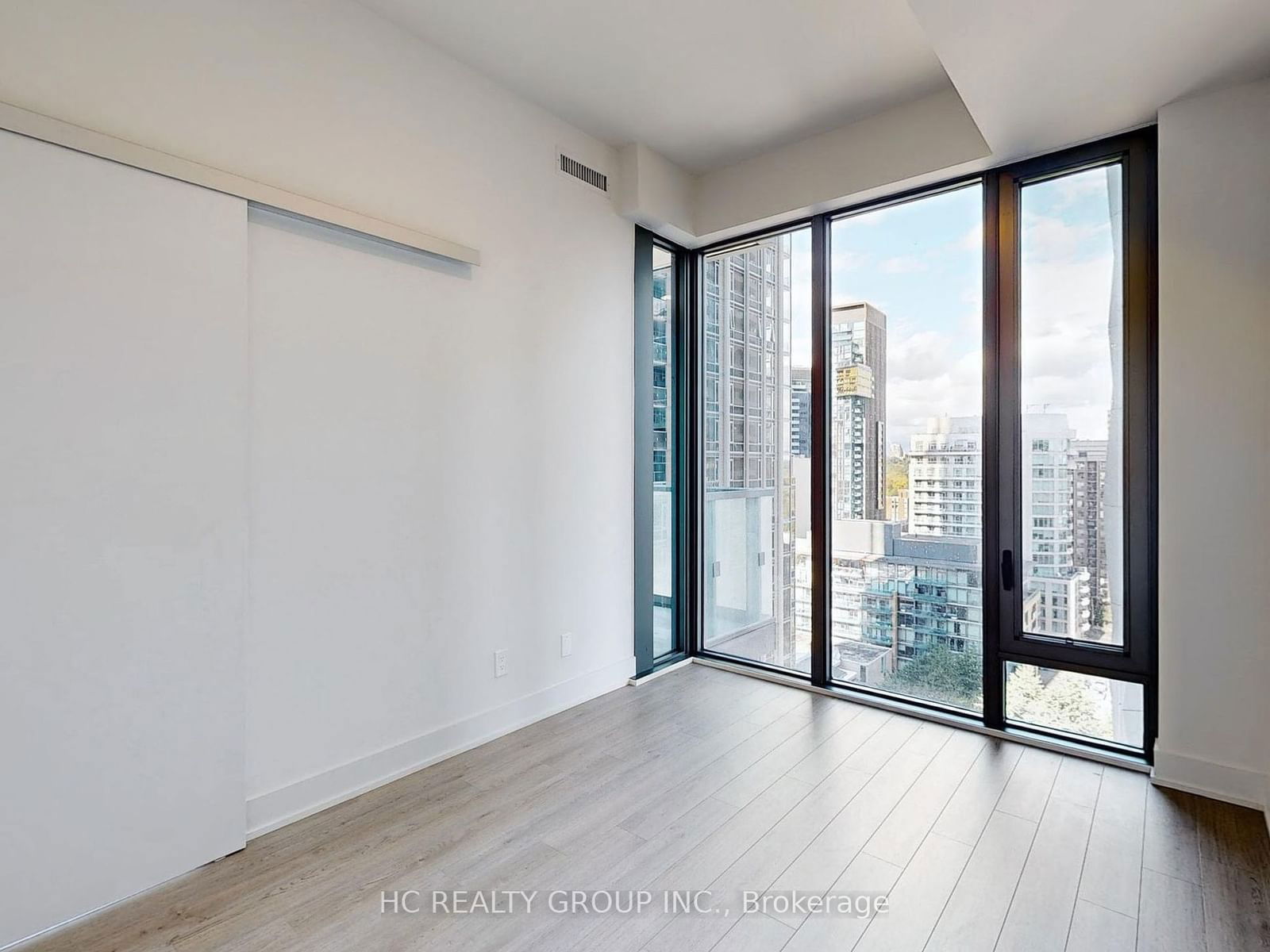 8 Cumberland St, unit 1302 for rent