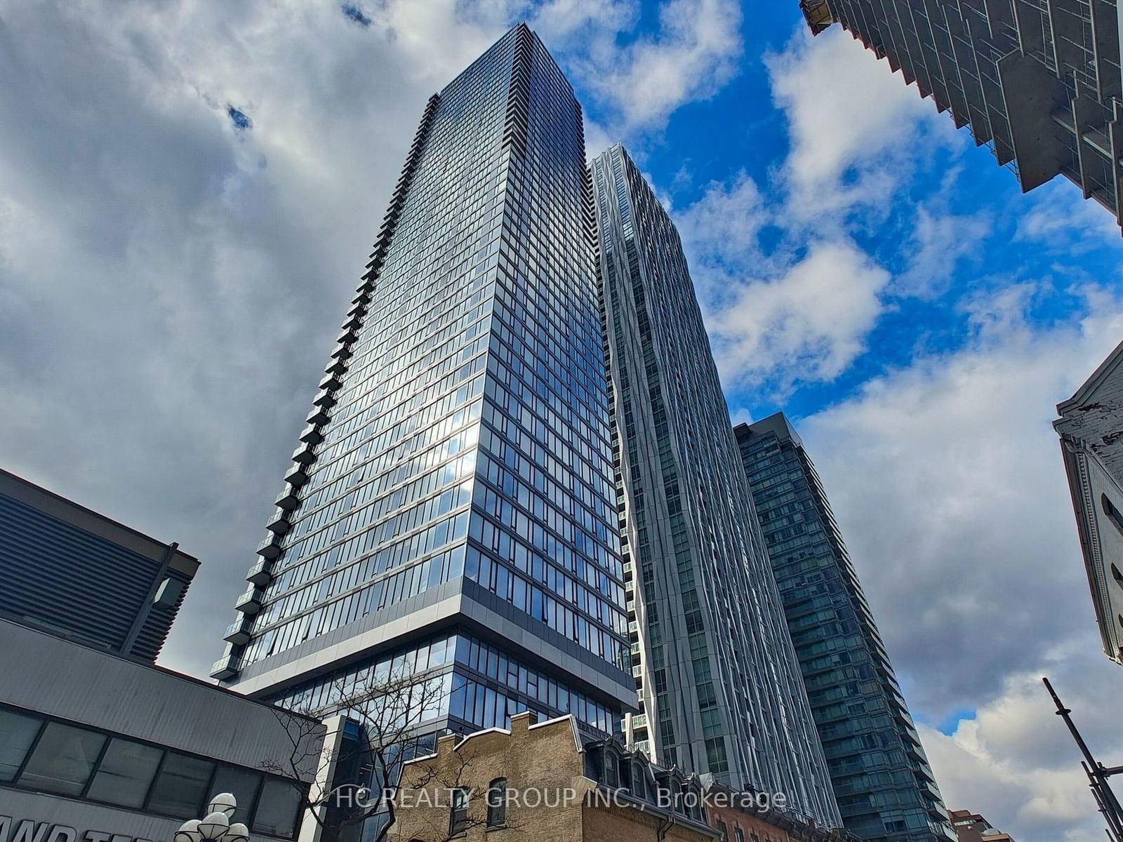 8 Cumberland St, unit 1302 for rent