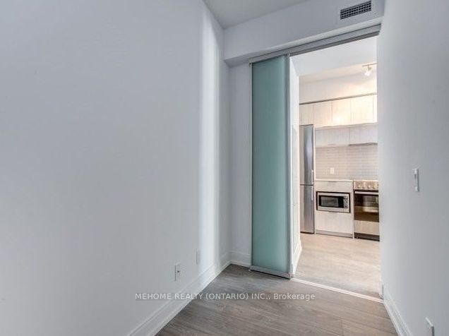 181 Dundas St E, unit 5115 for rent