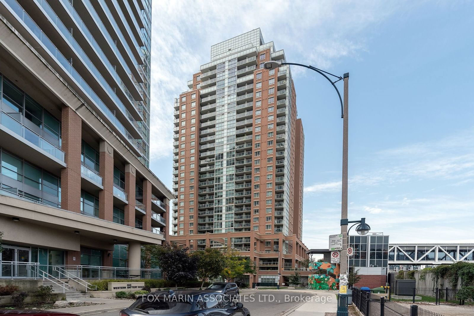 125 Western Battery Rd, unit 1104 for rent