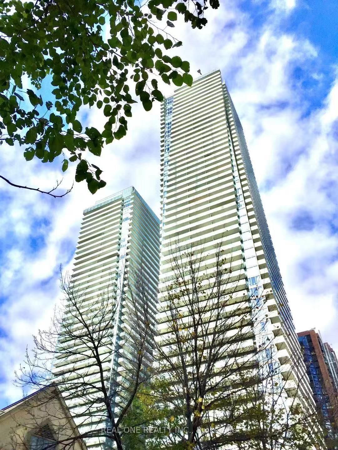 1080 Bay St, unit 1005 for rent