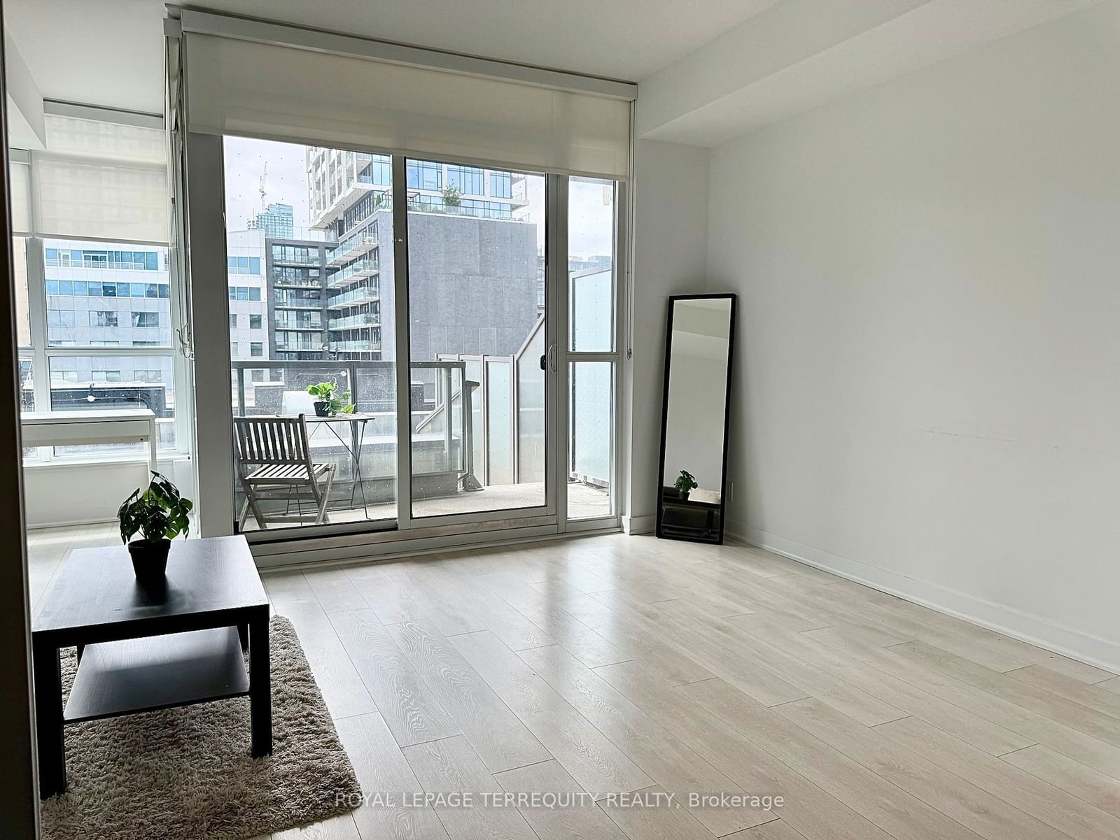 120 Parliament St, unit 421 for sale