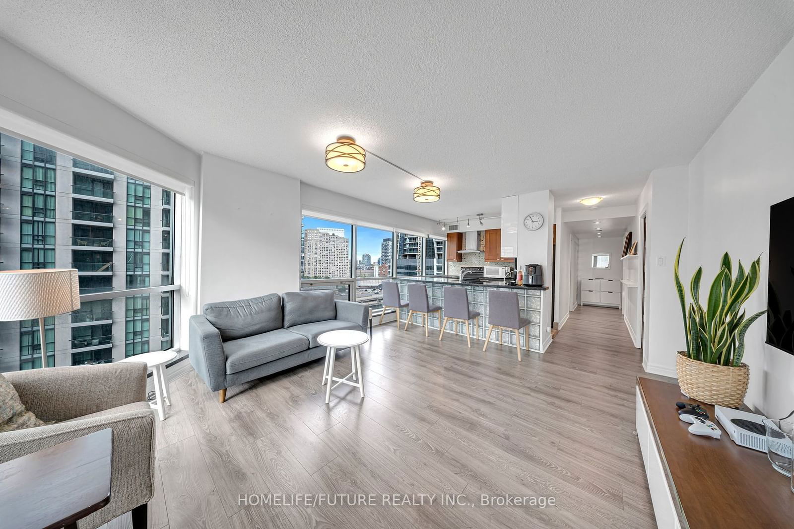 10 Yonge St, unit 1603 for sale