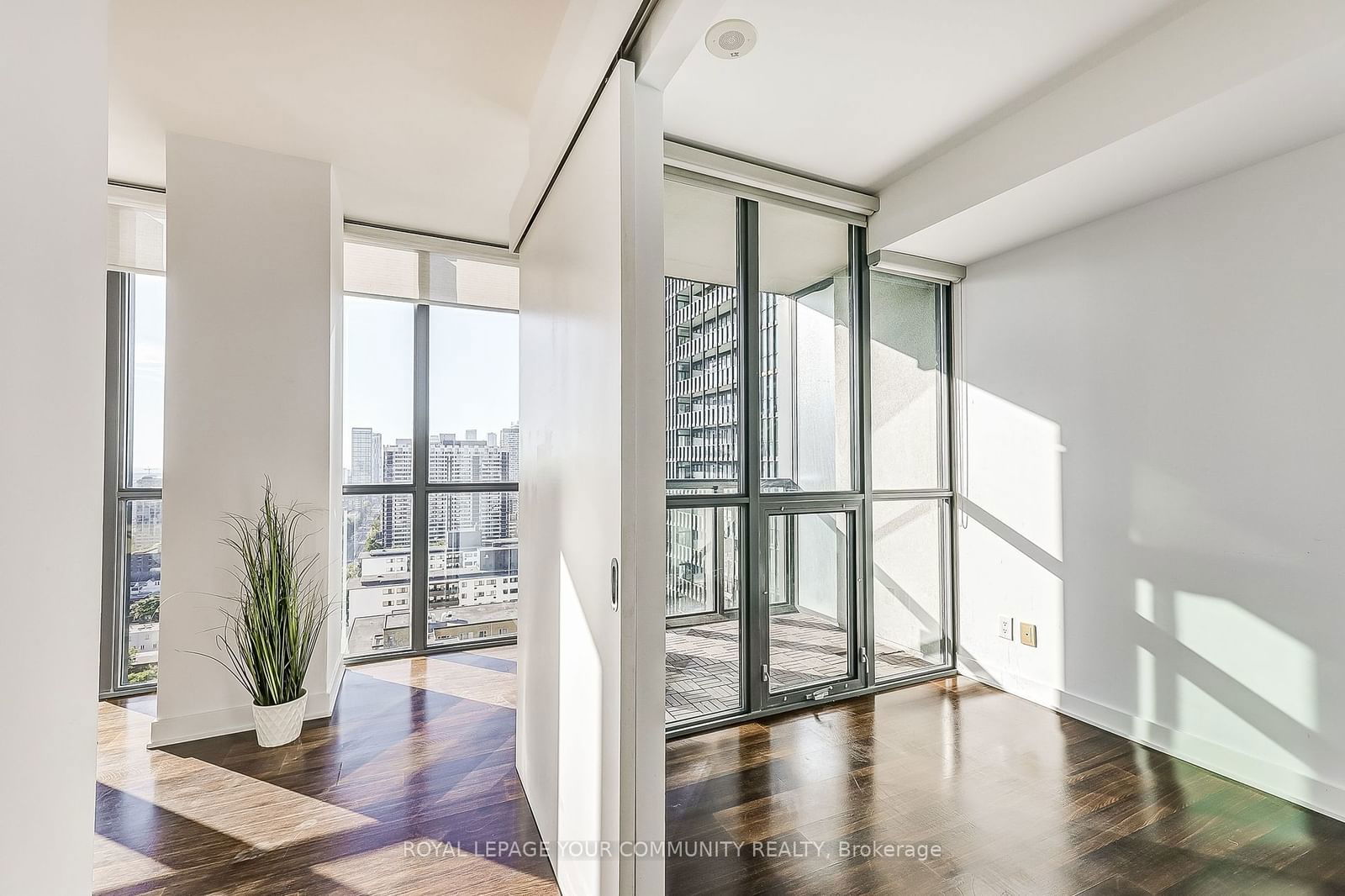 110 Charles St E, unit 2202 for sale