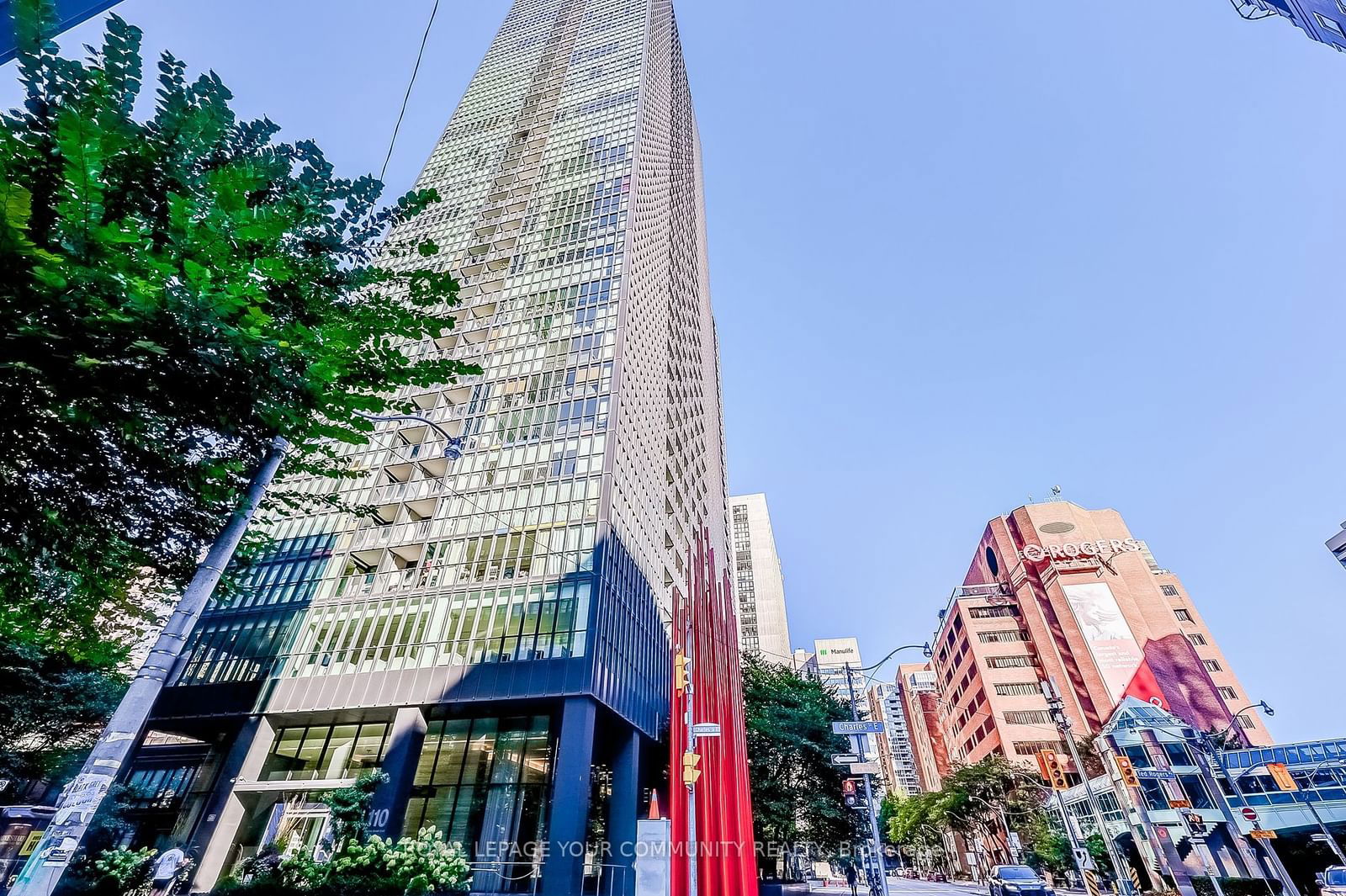 110 Charles St E, unit 2202 for sale