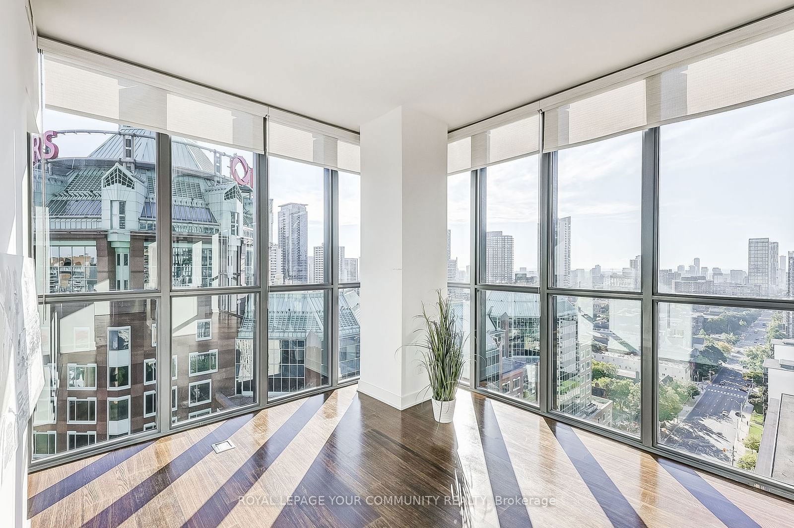 110 Charles St E, unit 2202 for sale