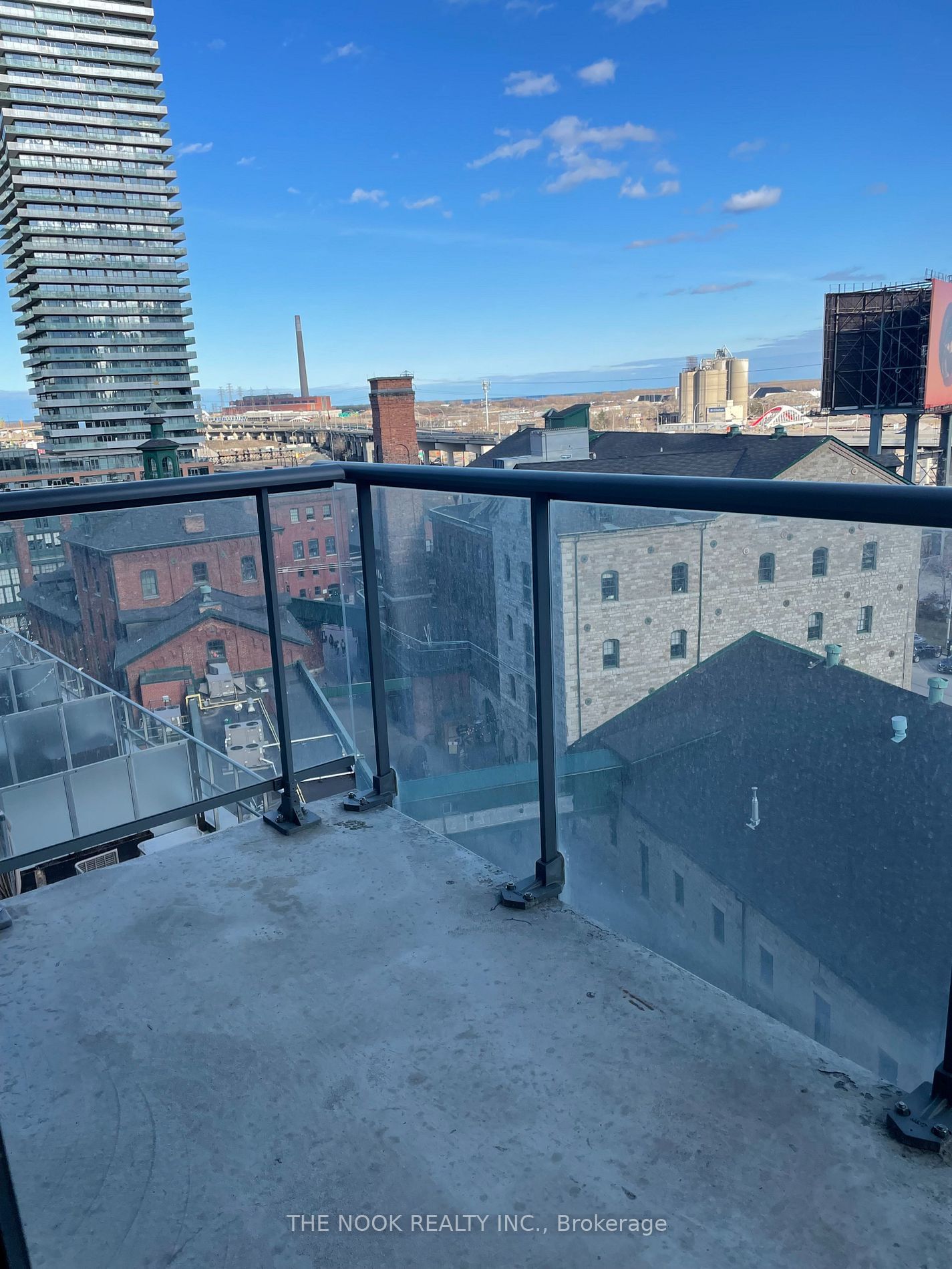 33 Mill St, unit 813 for rent