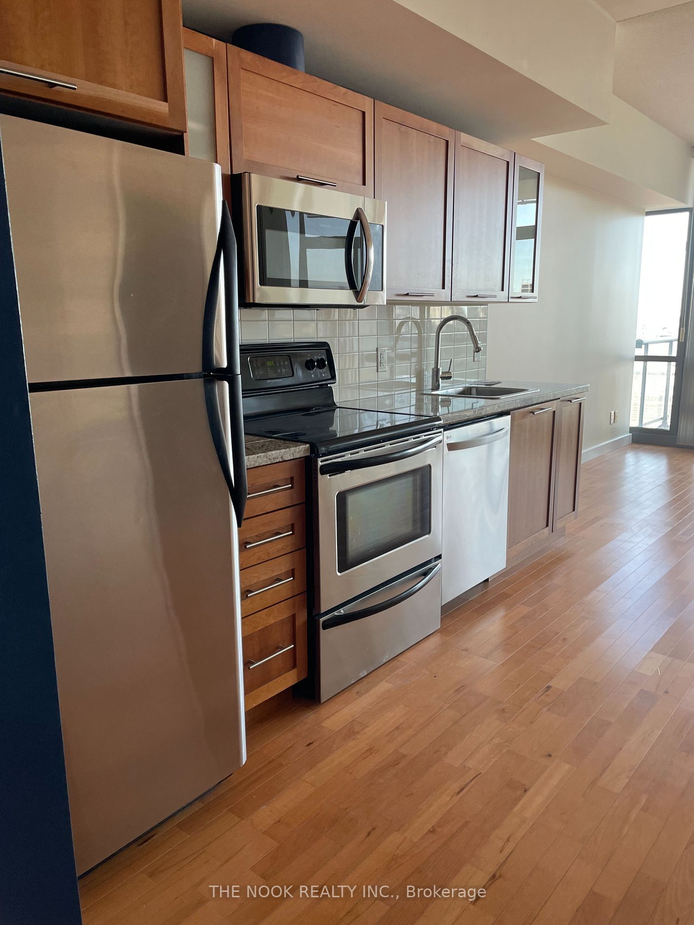 33 Mill St, unit 813 for rent