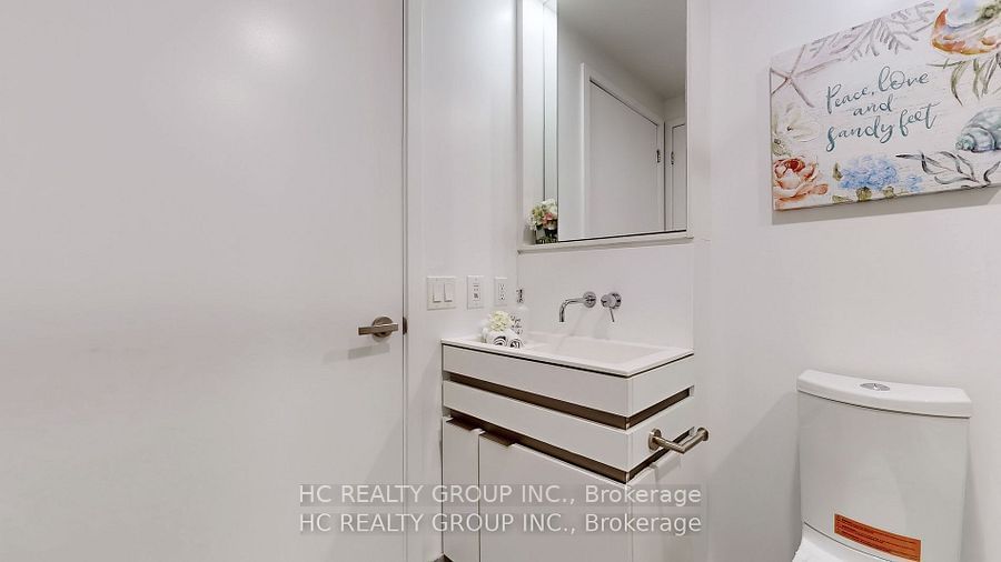 197 Yonge St, unit 1102 for sale