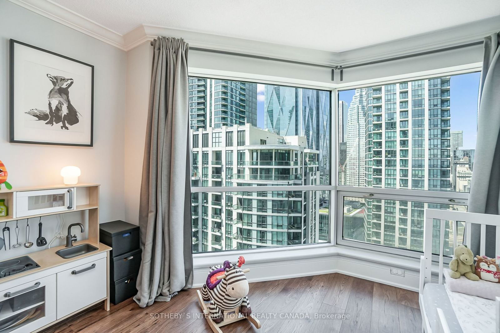 10 Yonge St, unit 3106 for rent