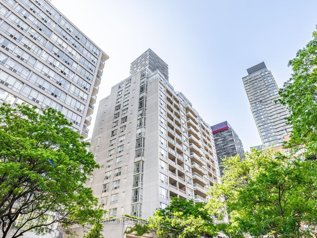 43 Eglinton Ave E, unit 1011 for sale