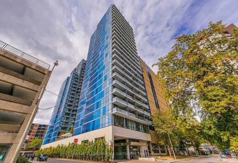 210 Simcoe St, unit 2209 for rent