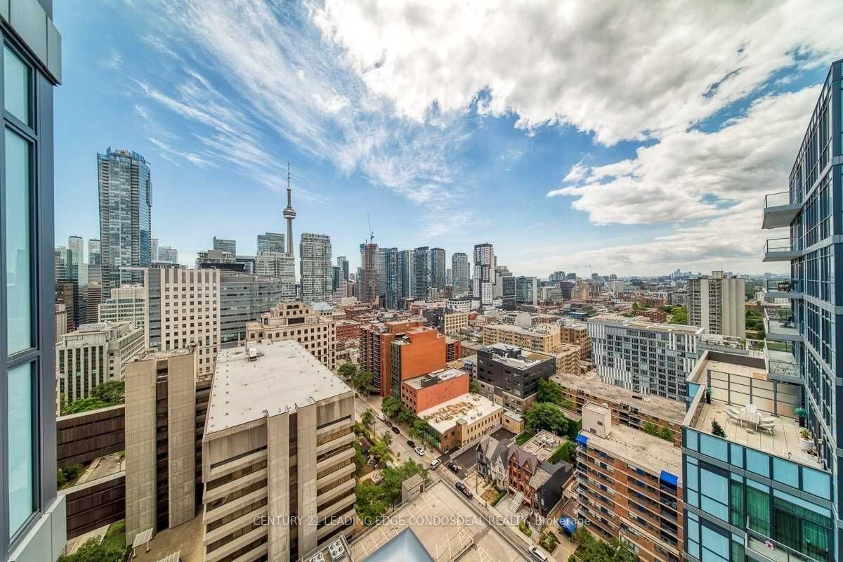 210 Simcoe St, unit 2209 for rent