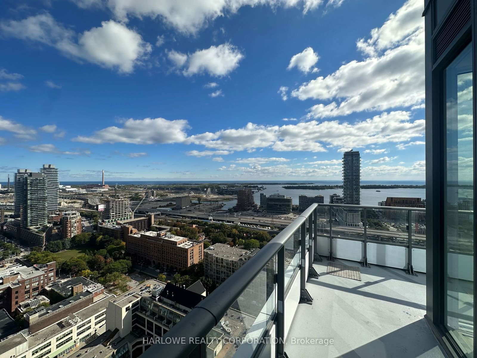 70 Princess St, unit PH3007 for rent