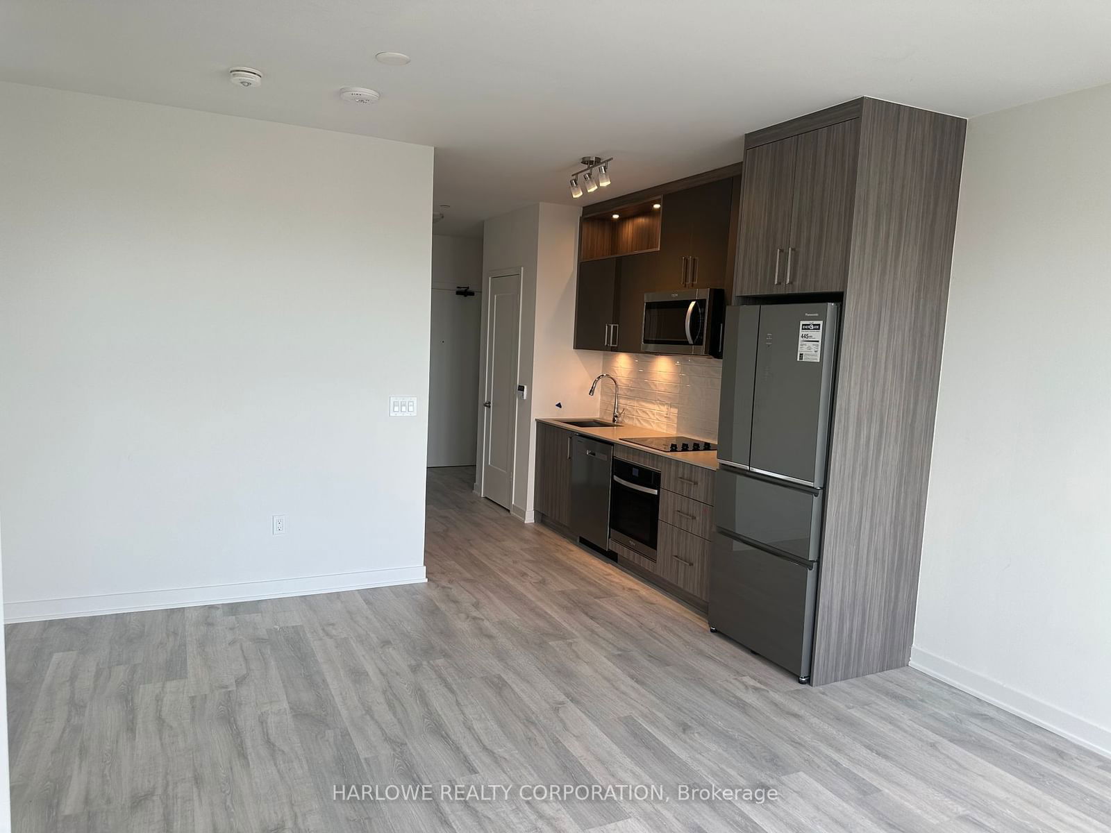 70 Princess St, unit PH3007 for rent