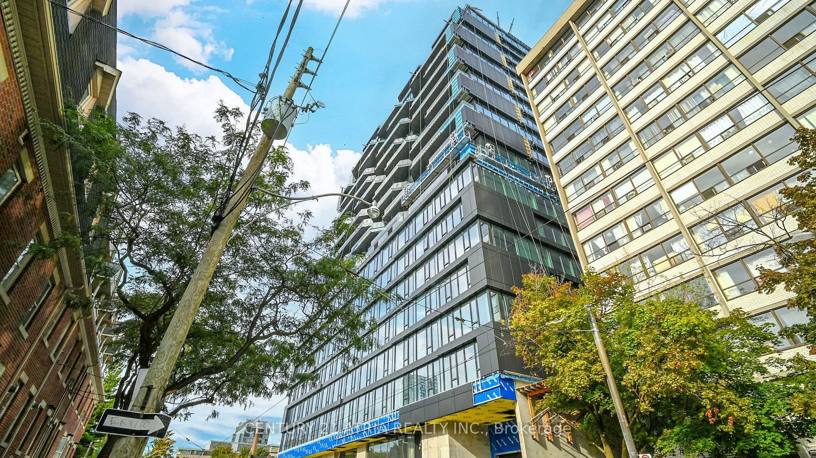 195 McCaul St, unit 513 for rent