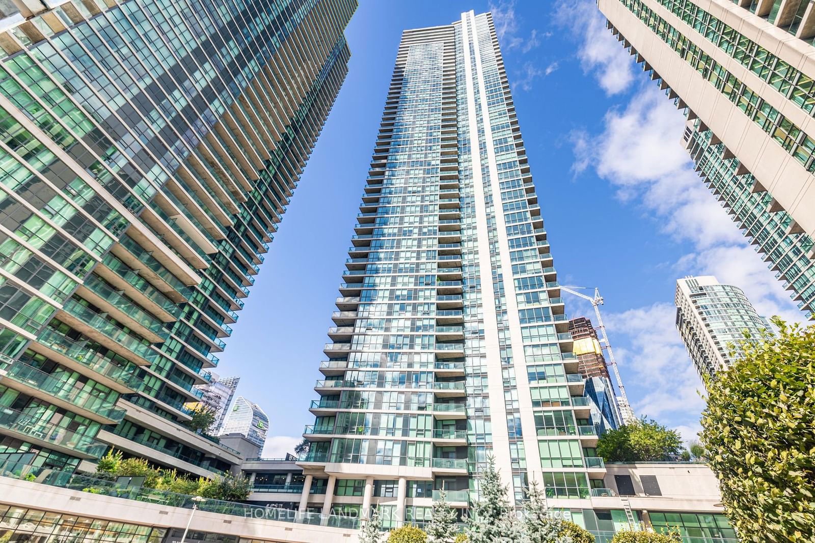 18 Harbour St, unit 1711 for sale