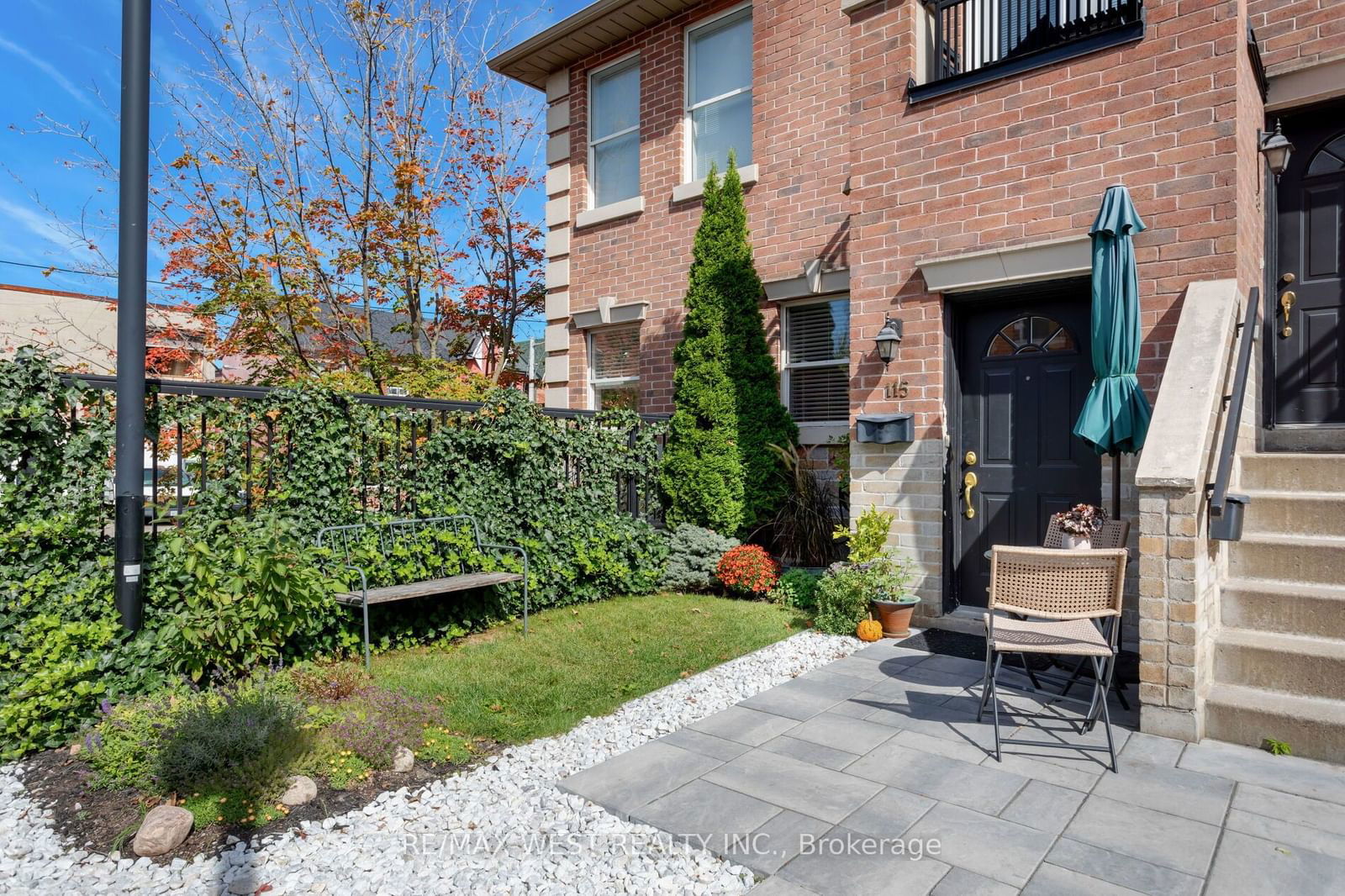 51 Halton St, unit 115 for sale