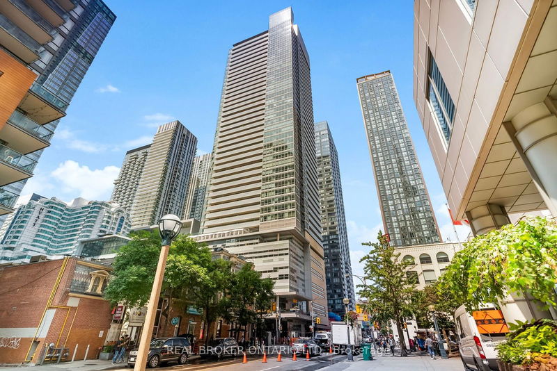 80 John St, unit 4401 for sale