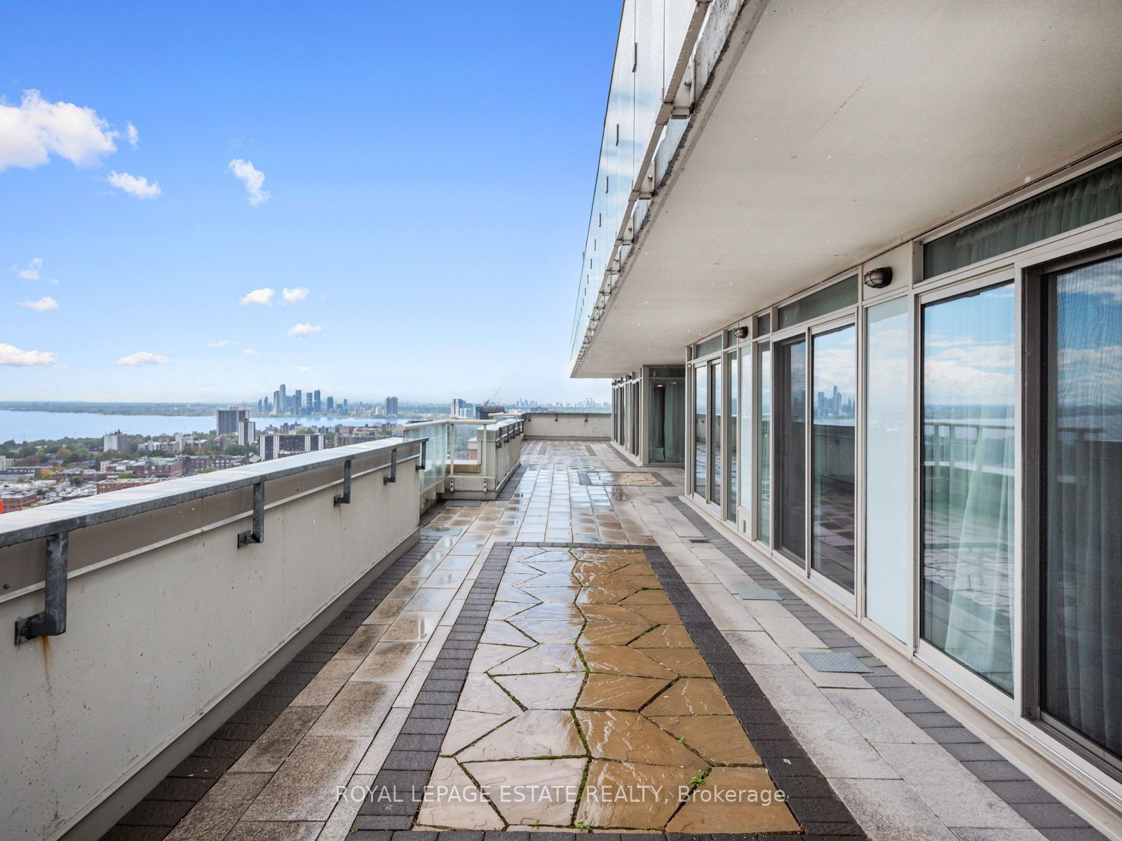 125 Western Battery Rd, unit 2404 for sale