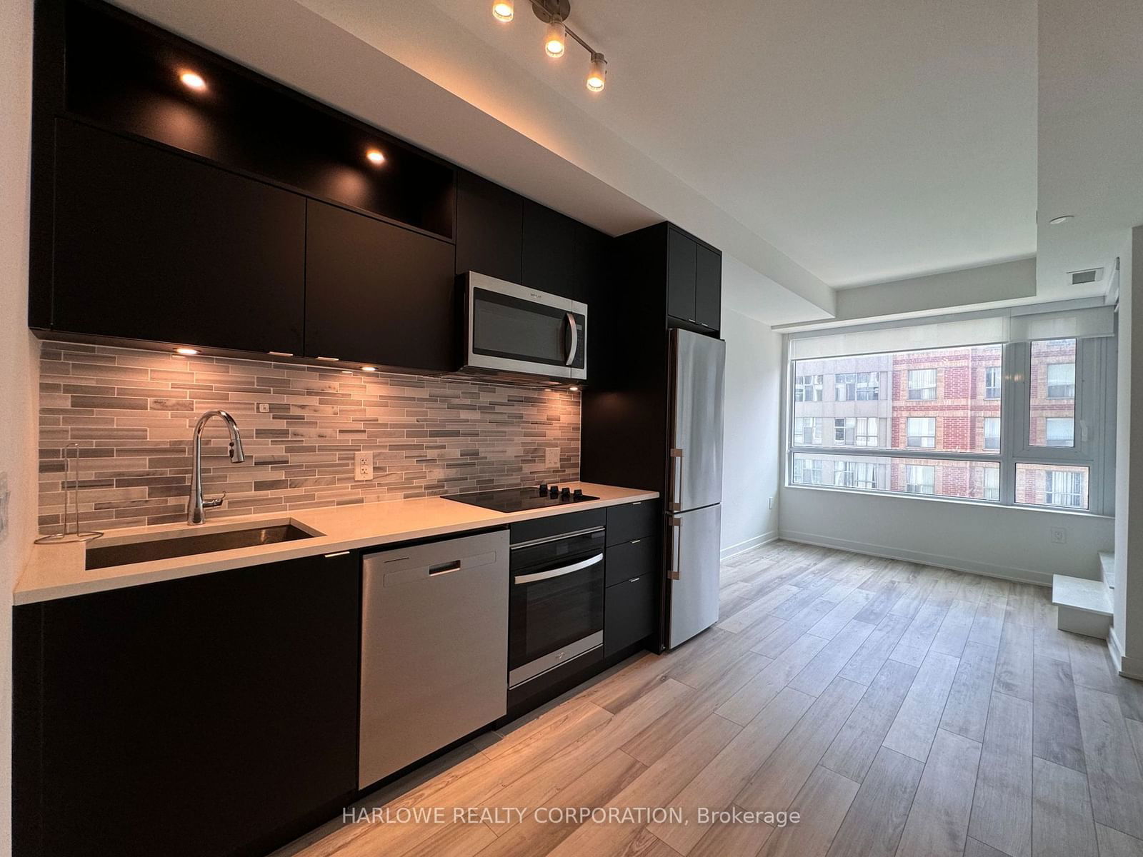 60 Princess St, unit 513B SE for rent