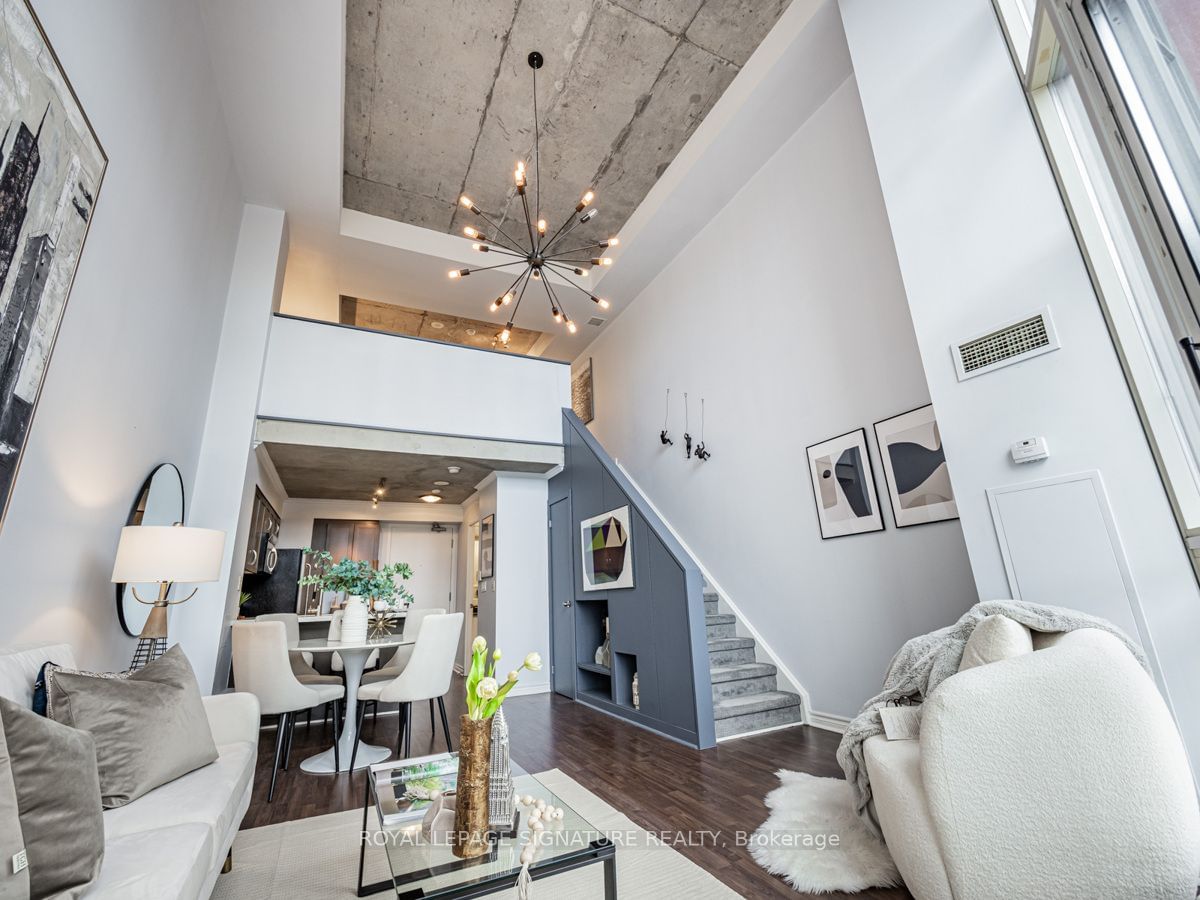 255 Richmond St E, unit 212 for sale