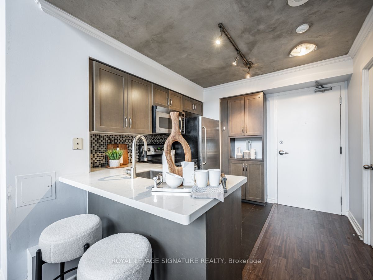 255 Richmond St E, unit 212 for sale