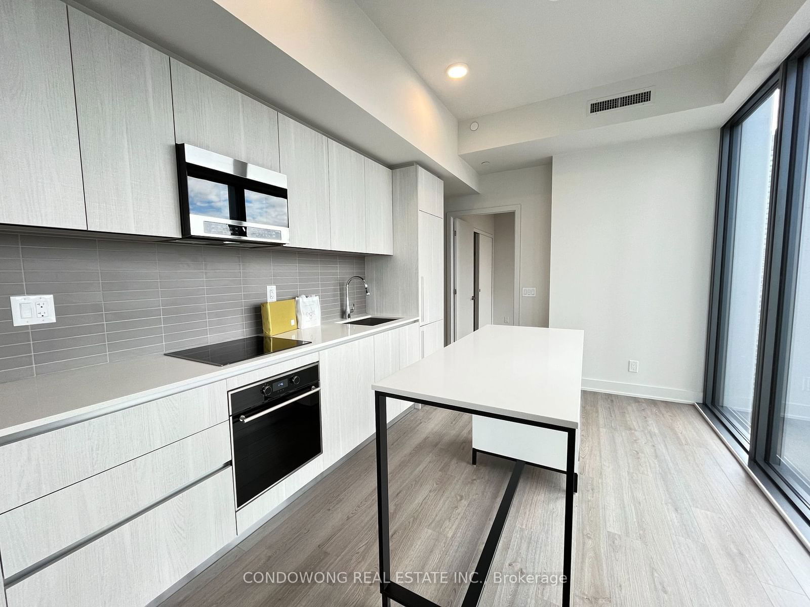 8 Cumberland St, unit 2702 for rent