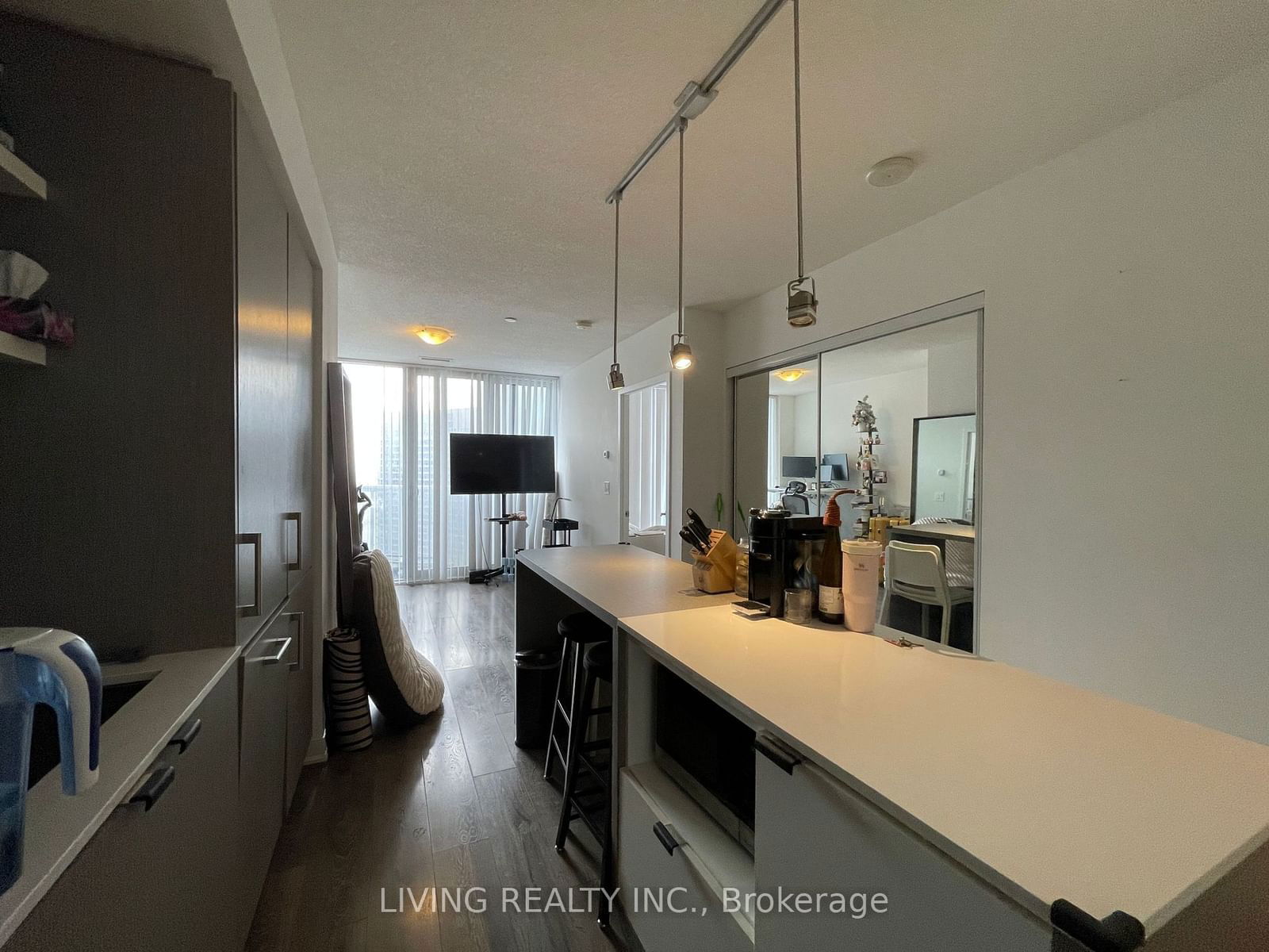 88 Harbour St, unit 2909 for rent