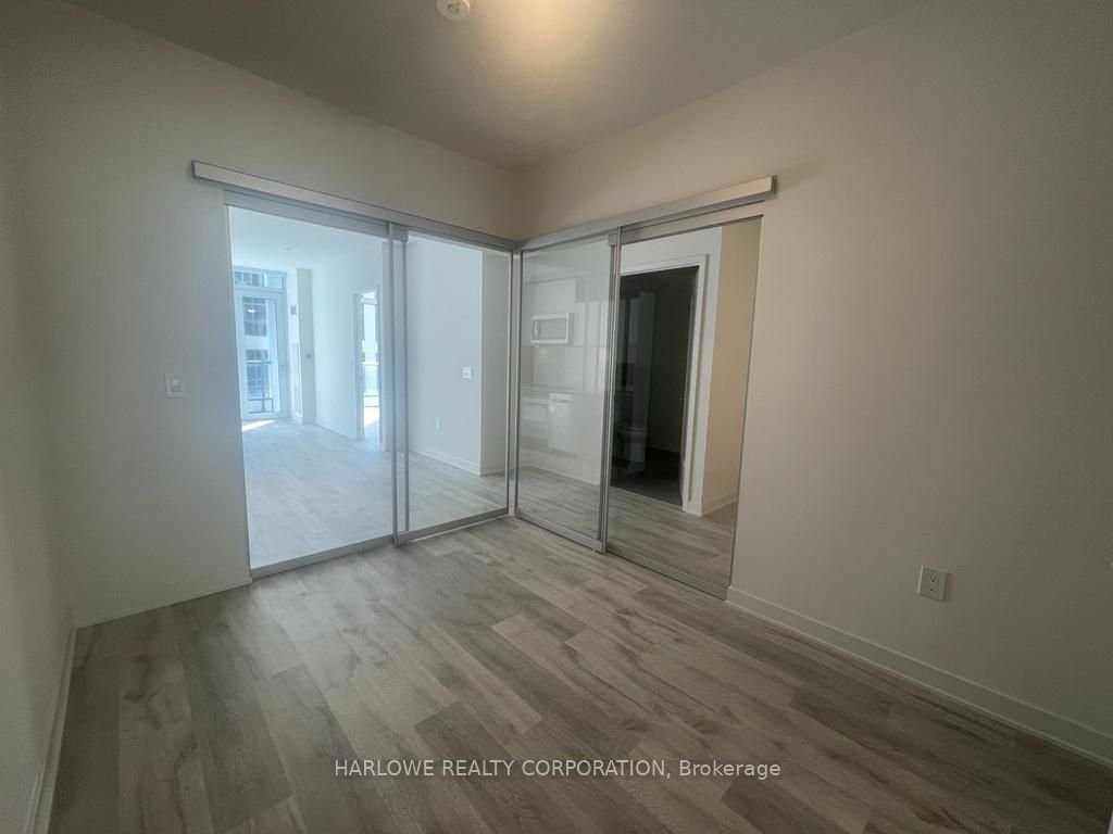 60 Princess St, unit 443 SE for rent