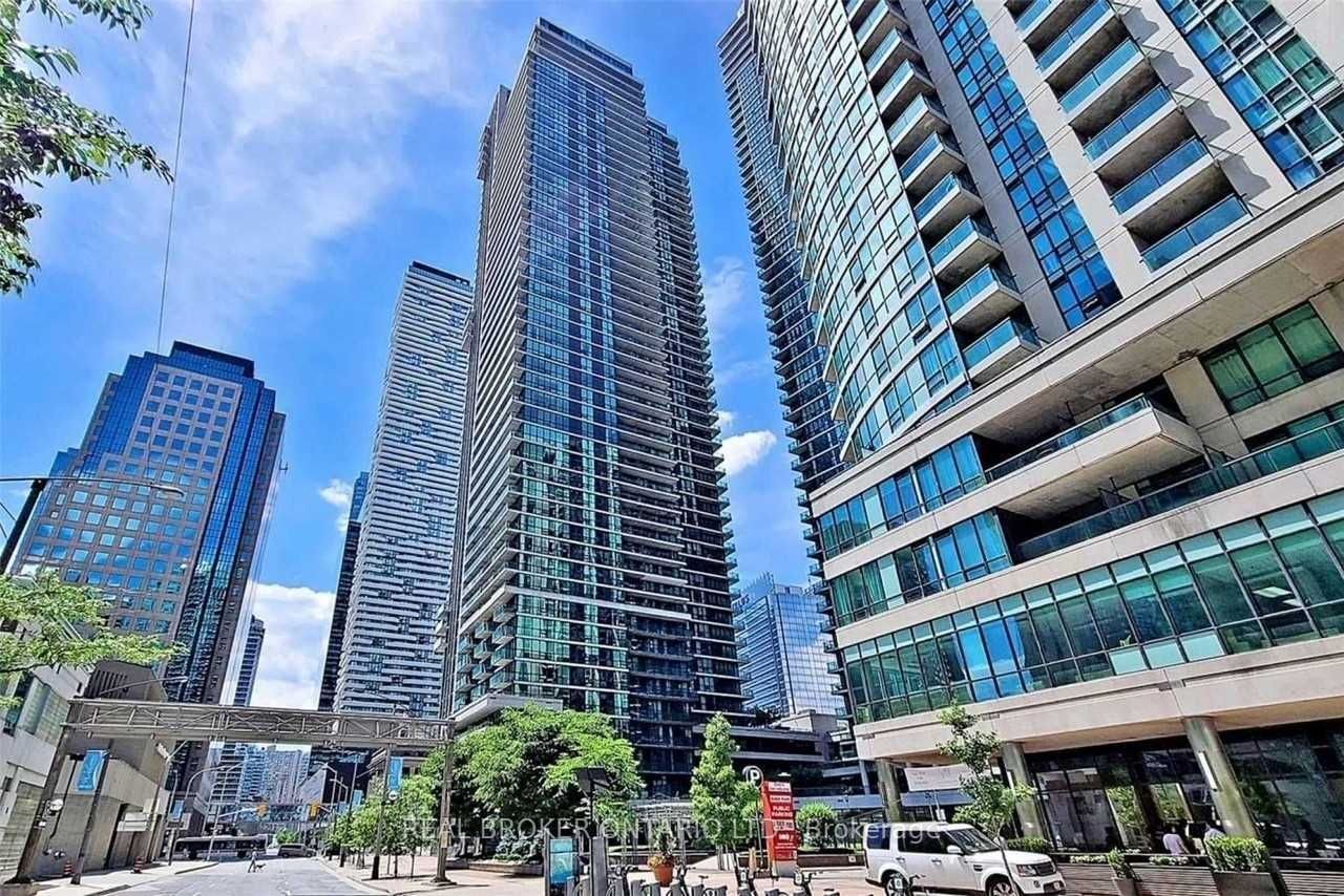 33 Bay St, unit 1603 for rent