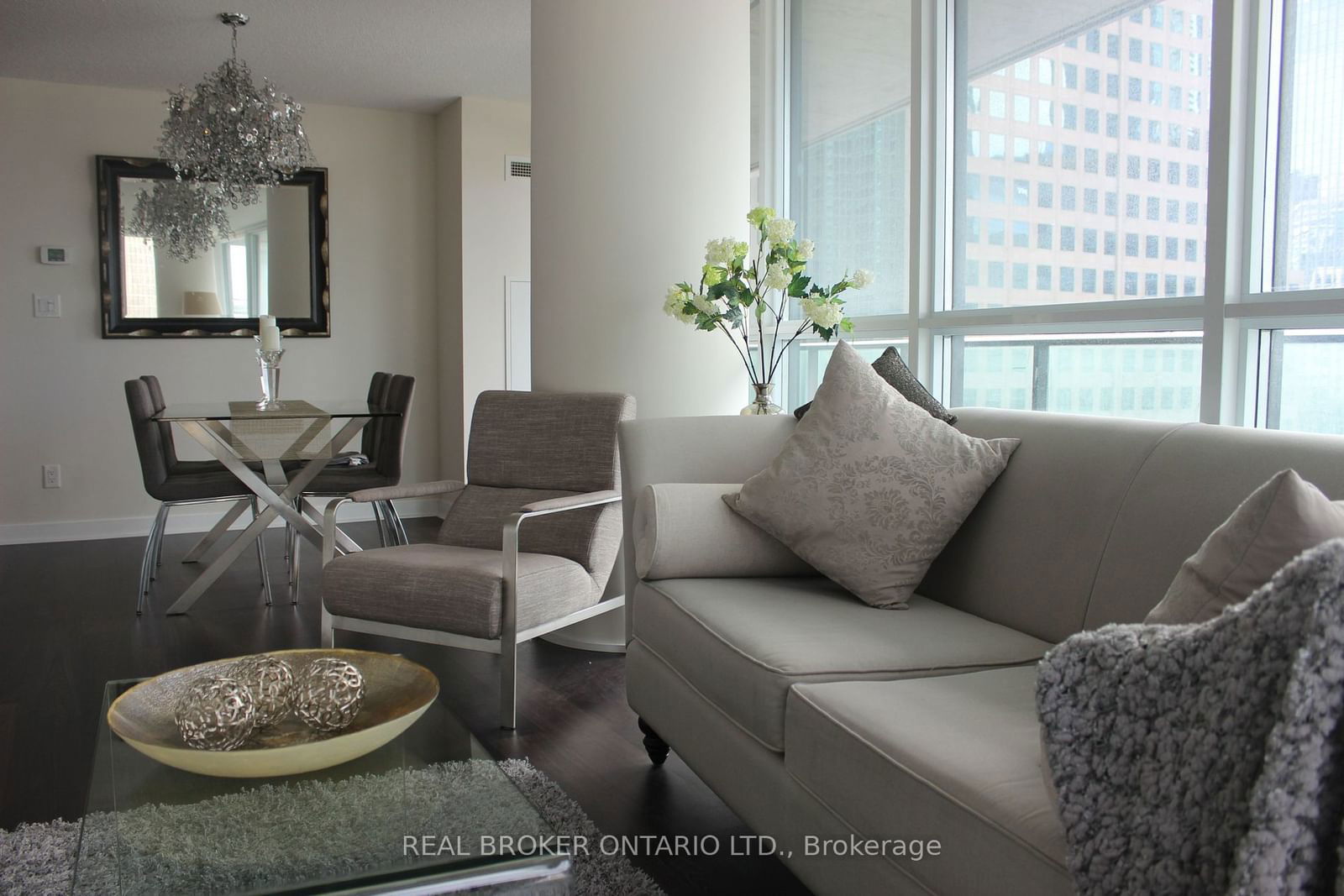 33 Bay St, unit 1603 for rent