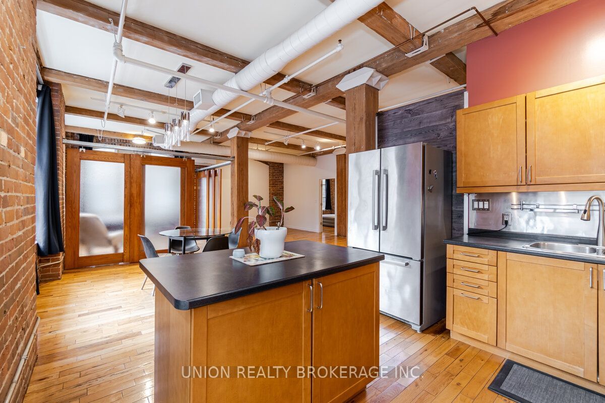 90 Sherbourne St, unit 207 for rent