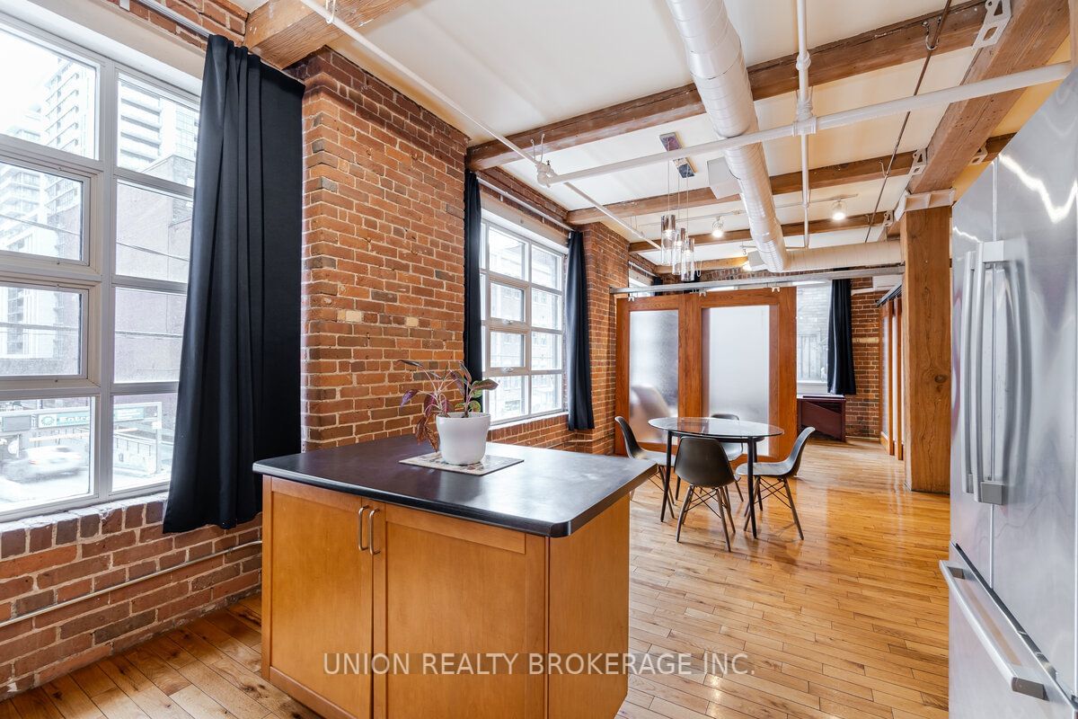 90 Sherbourne St, unit 207 for rent