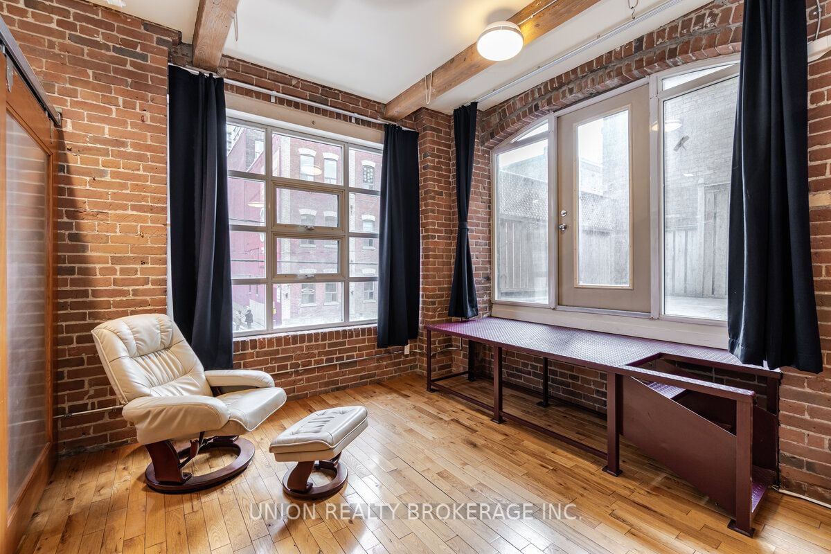 90 Sherbourne St, unit 207 for rent