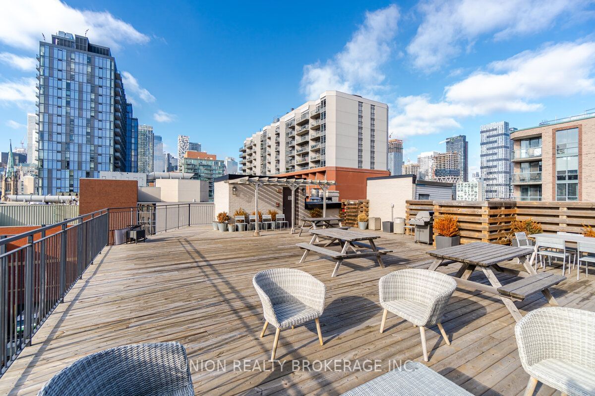 90 Sherbourne St, unit 207 for rent