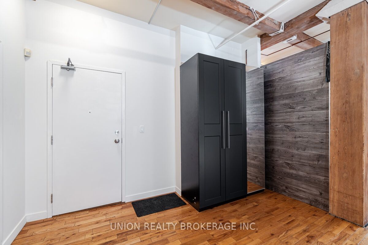 90 Sherbourne St, unit 207 for rent