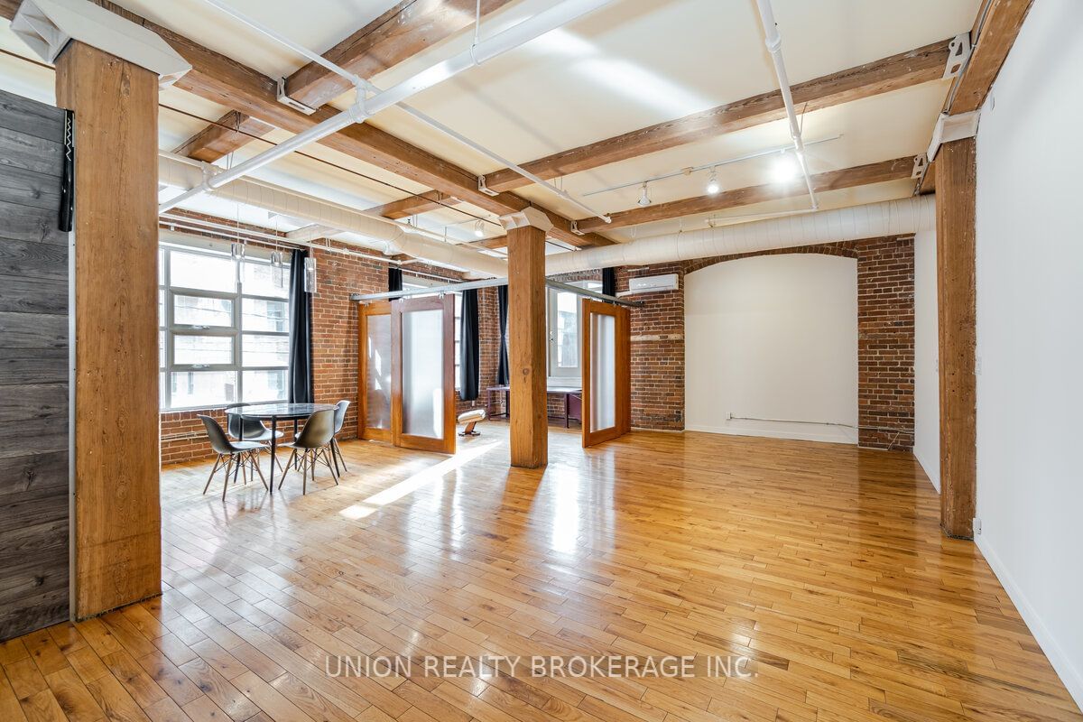 90 Sherbourne St, unit 207 for rent